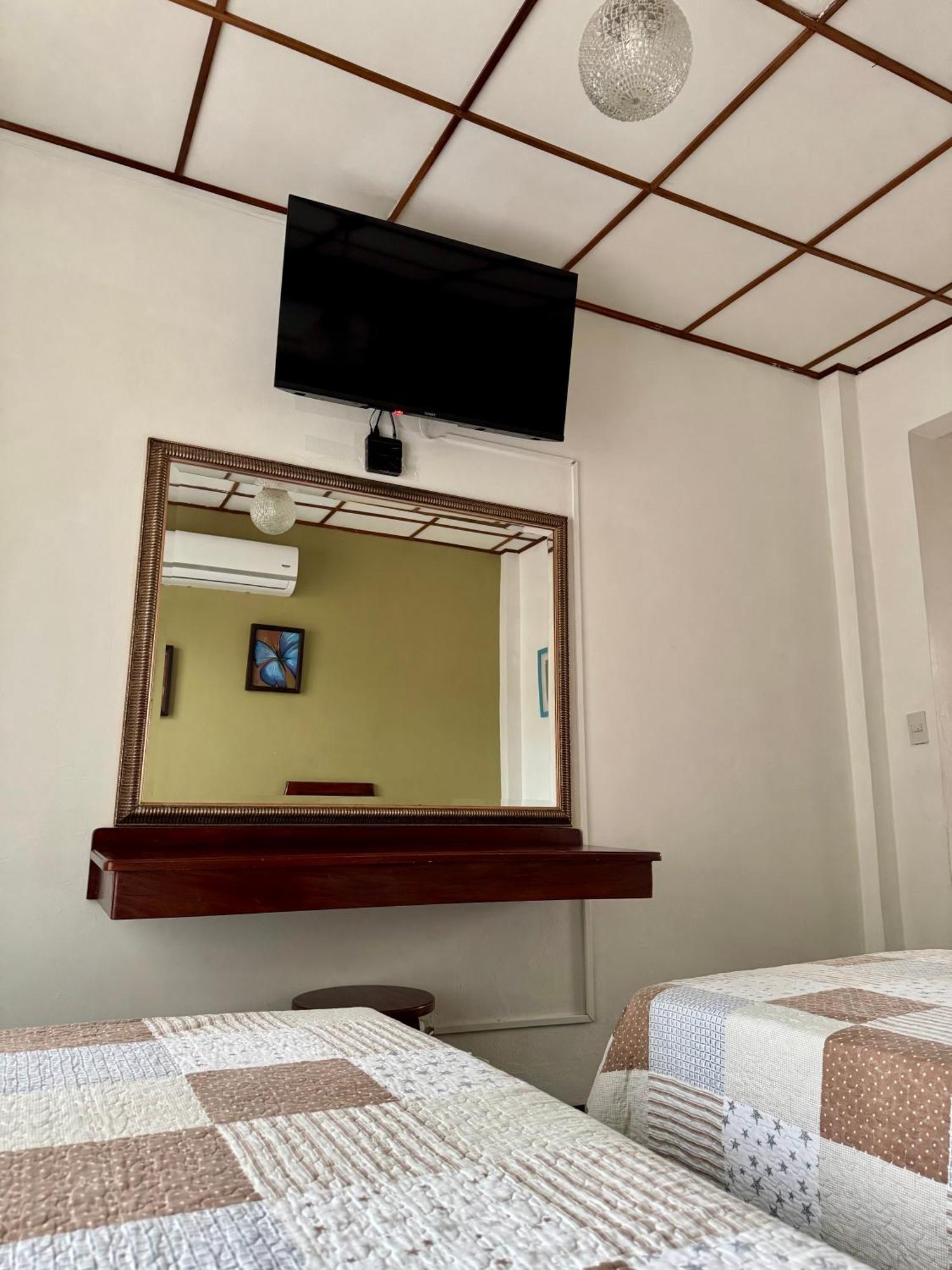 Hotel Malinche Quepos Ngoại thất bức ảnh