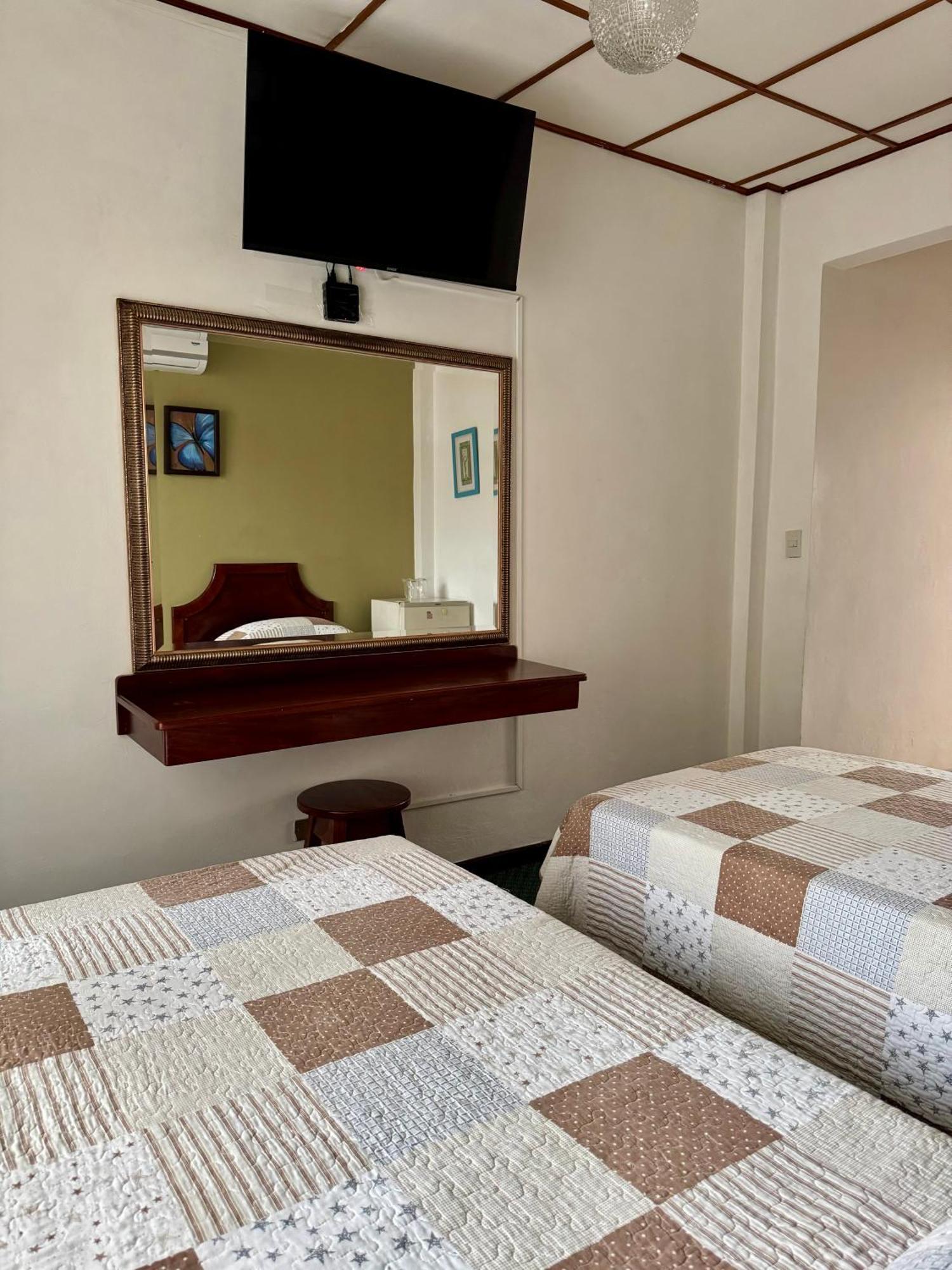 Hotel Malinche Quepos Ngoại thất bức ảnh